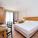 Santa Monica 4*