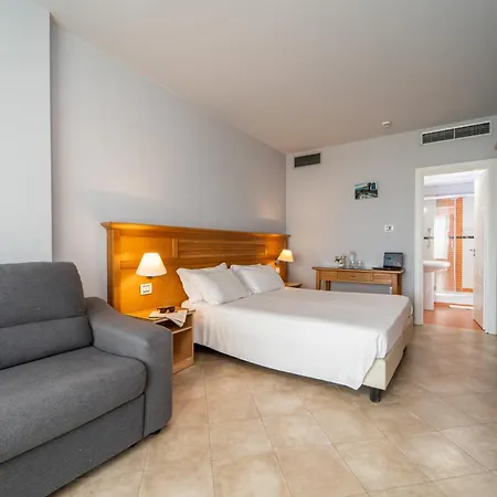 Santa Monica Resort 4*