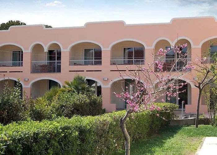 Üdülőközpont Santa Monica Le Castella