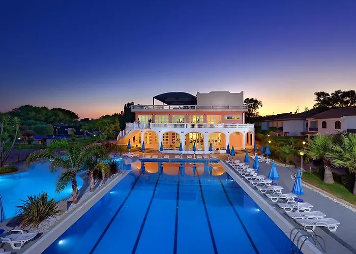 Üdülőközpont Santa Monica Le Castella