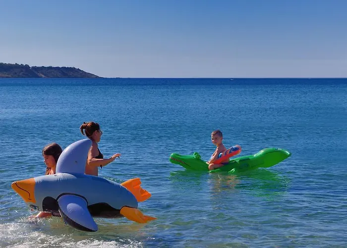 Üdülőközpont Santa Monica 4*