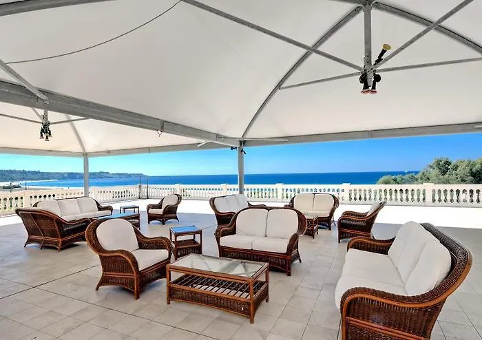 Üdülőközpont Santa Monica 4*