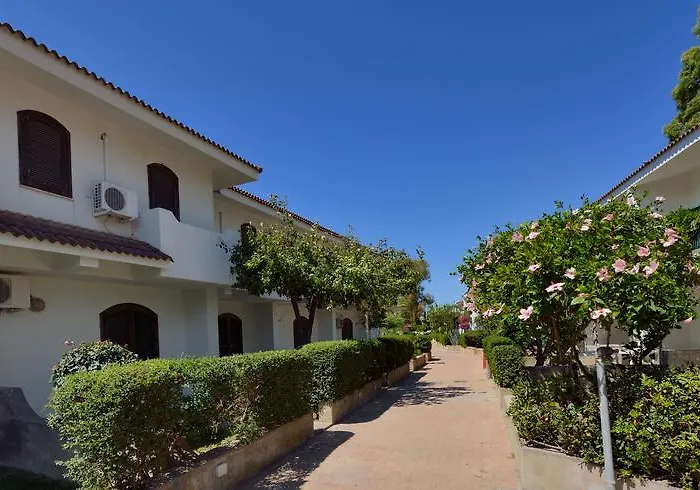 Üdülőközpont Santa Monica Le Castella